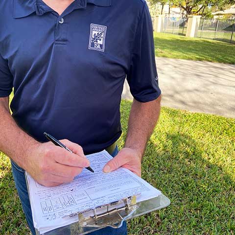 Certified Arborist Tree Assessments. Arborist Writing Tree Assessment
